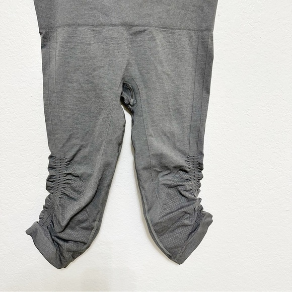 Lululemon In The Flow Crop II Heathered Soot Light leggings size 4 - Picture 3 of 9